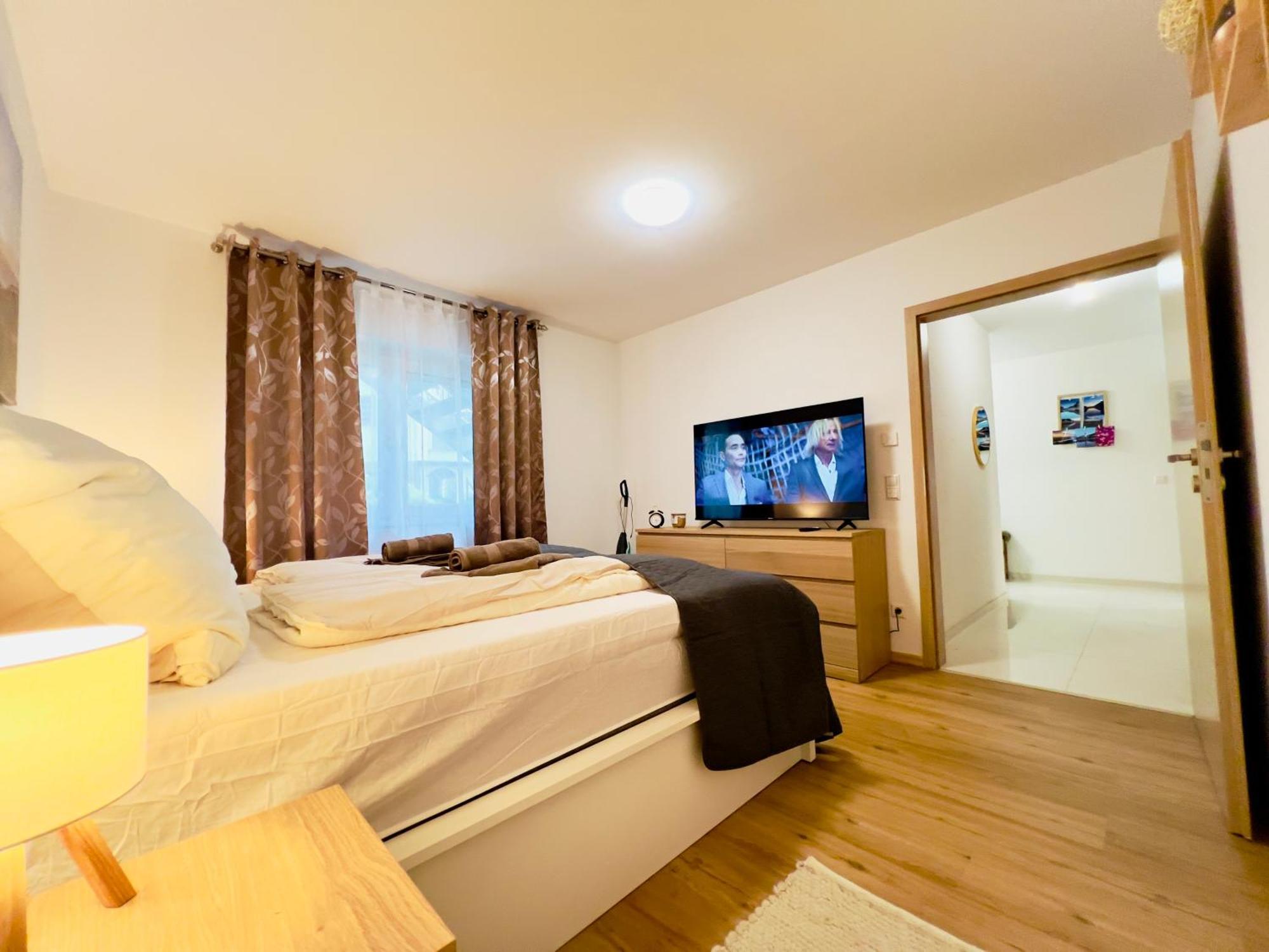 Modern Und Lichtdurchflutet - Ferienwohnung Mit Terrasse Fachbach Exterior foto